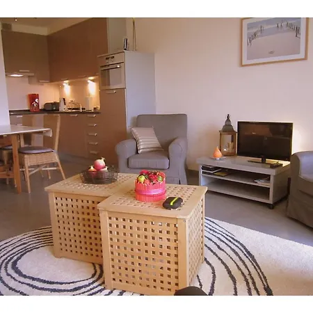 Modern Holiday In Near The Sea *