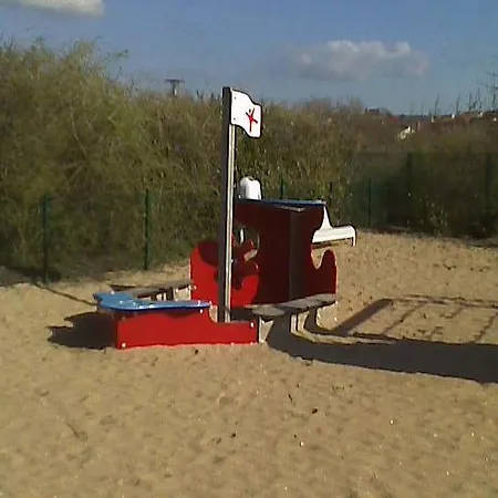 Modern Holiday In Near The Sea 펜션